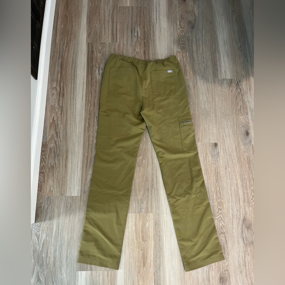 Figs Mens Cairo Cargo Pant Martini Olive Small Tall - Picture 2 of 5
